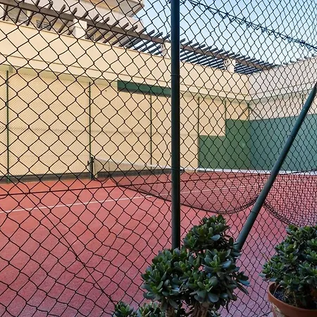 Puerto Banus Con Parking & Piscina. Апартаменты *