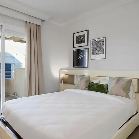 Puerto Banus- Parking Piscina. Marbella